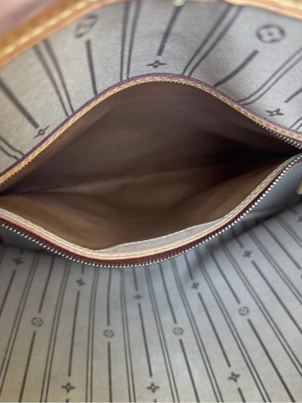 Louis Vuitton Brown Monogram Canvas Neverfull MM - Picture 10 of 16